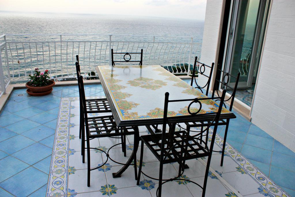 Bella Tropea Suite Pokoj fotografie