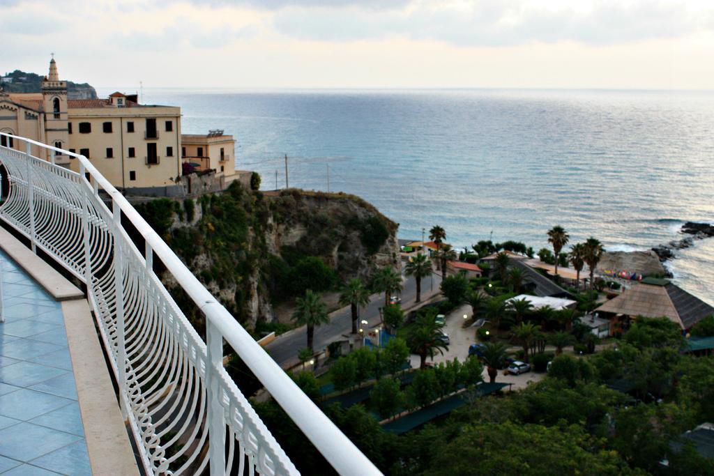 Bella Tropea Suite Pokoj fotografie